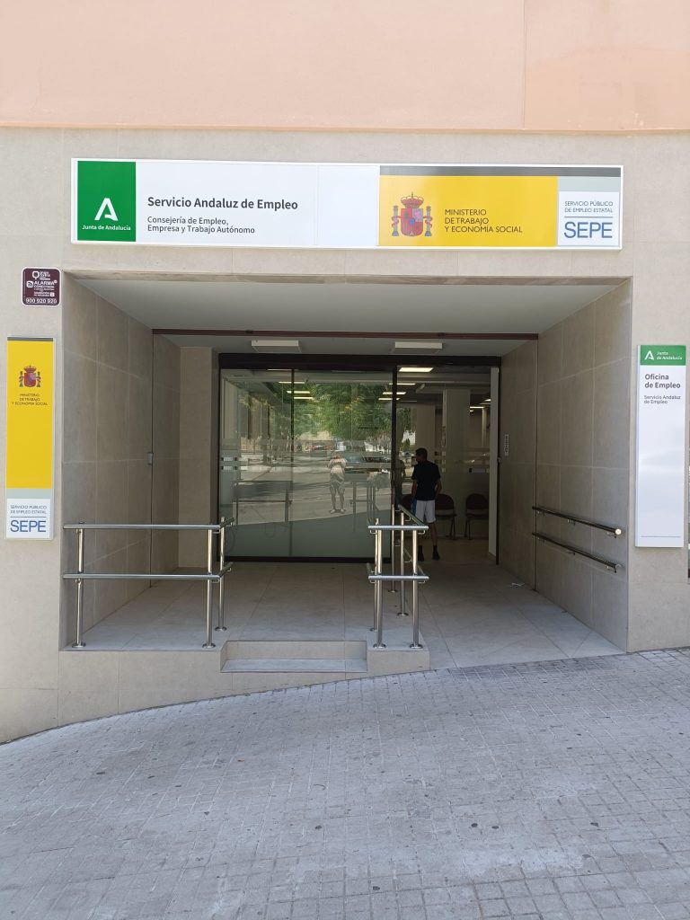 EL PARO DESCIENDE EN 846 PERSONAS EN EL MES DE ABRIL EN EL CAMPO DE GIBRALTAR GRACIAS AL SECTOR DE SERVICIOS