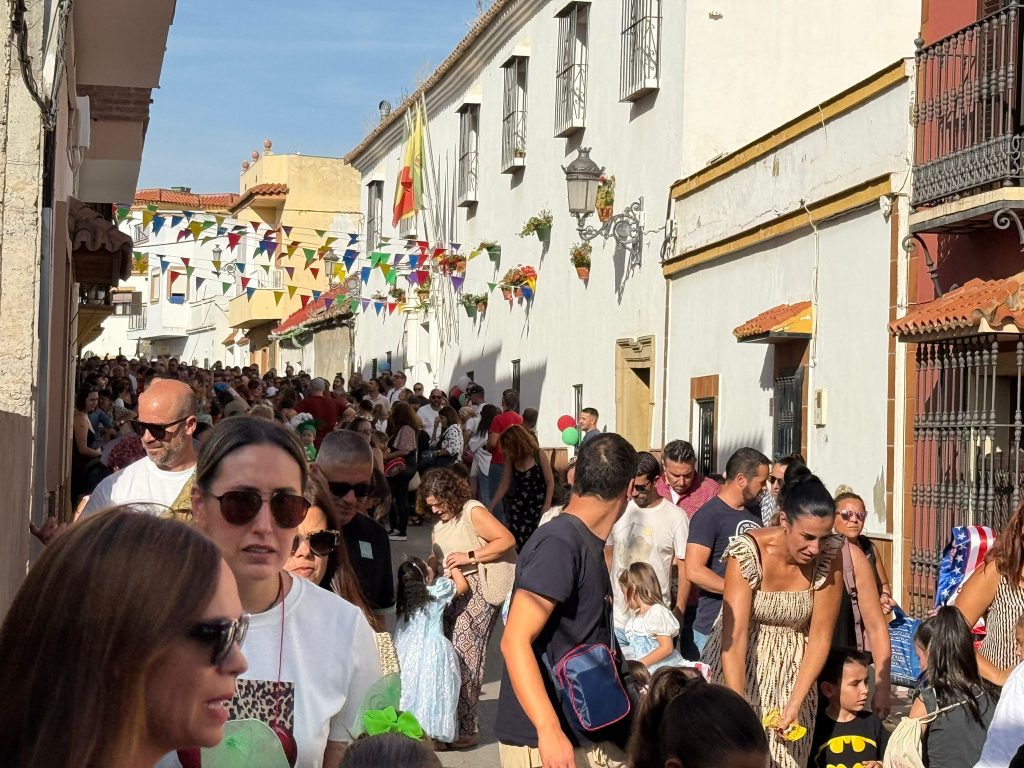 LOS BARRIOS CELEBRA SU TRADICIONAL DÍA DEL NIÑO