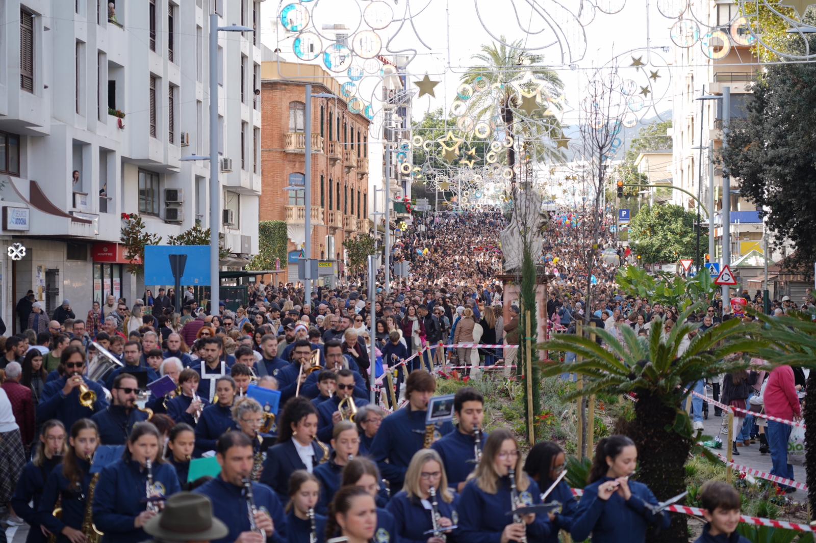 GRAN PARTICIPACIÓN EN EL TRADICIONAL ARRASTRE DE LATAS DE ALGECIRAS