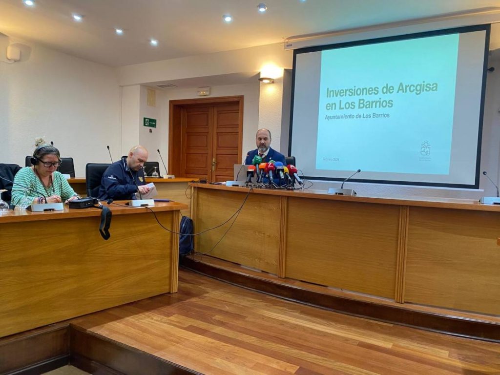 LOS BARRIOS Y ARCGISA ACUERDAN UNA INVERSIÓN HISTÓRICA PARA MODERNIZAR LA RED DE AGUA