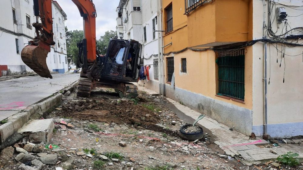 LA JUNTA COMIENZA LA REHABILITACIÓN DE 84 VIVIENDAS PÚBLICAS EN LA PIÑERA