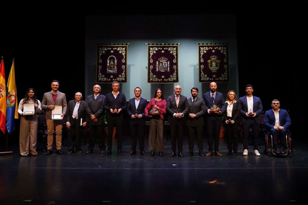 LA GALA DEL DEPORTE DE ALGECIRAS RECONOCE A ANA ALBA Y EL CLUB DE ATLETISMO BAHÍA DE ALGECIRAS